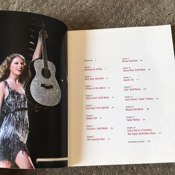 Taylor Swift book (the Platinum edition) - Picture 2 of 2